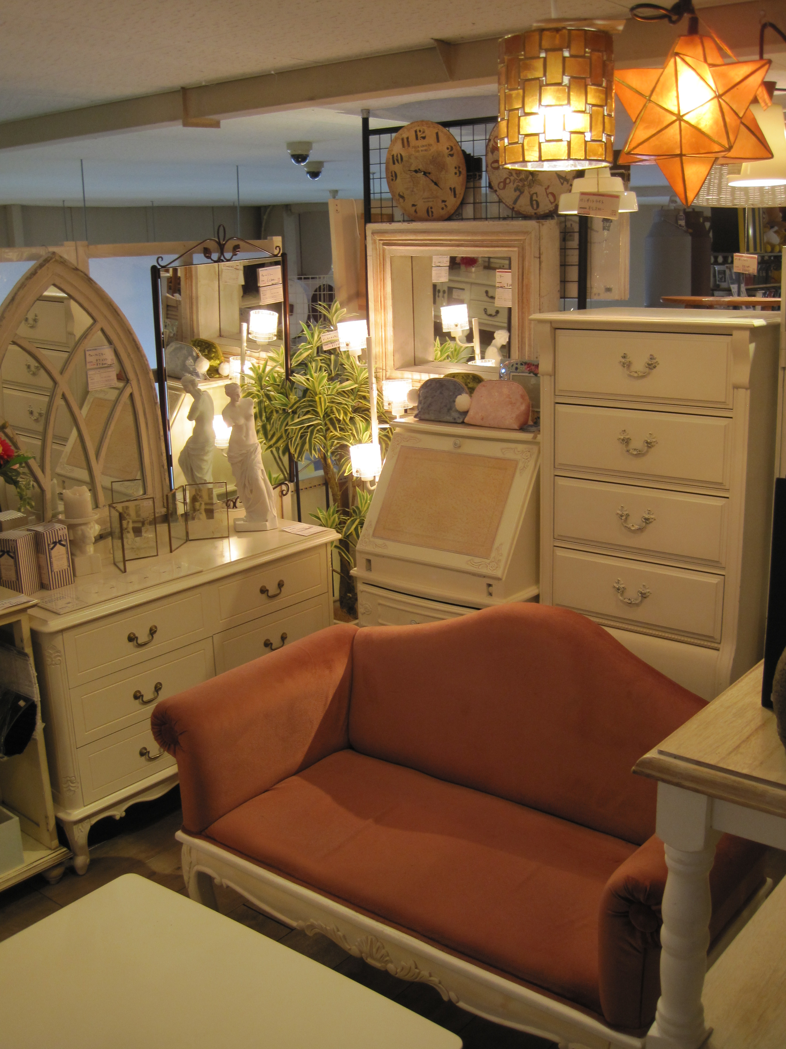 姫系インテリア プリンセス家具 ヨーロッパ調 クラシカルなインテリア