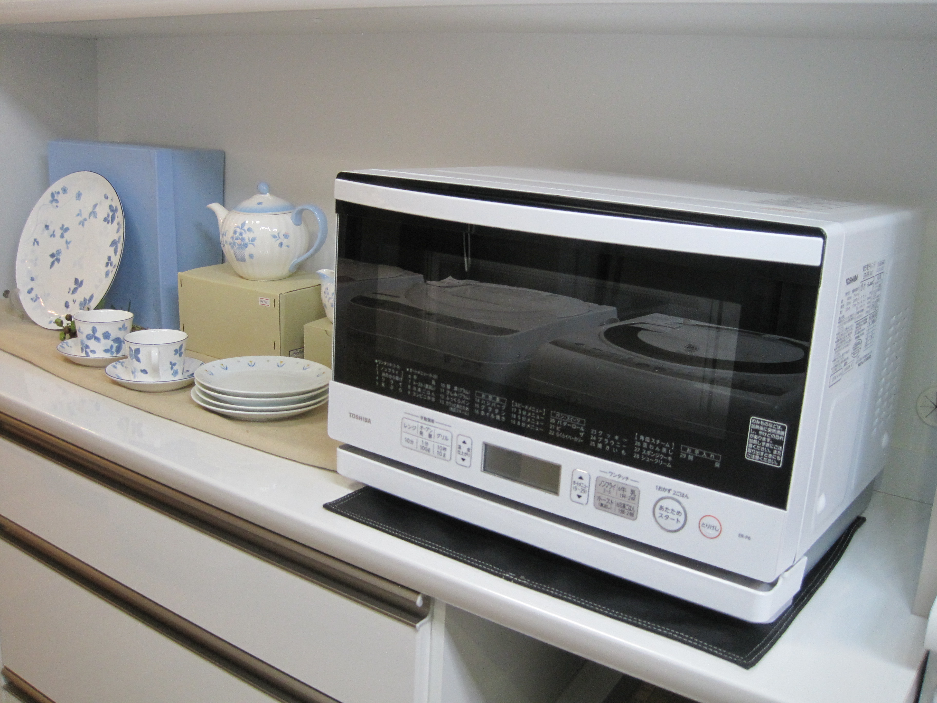 TOSHIBA ER-P6-W 東芝電子レンジ ER-P6（W）2017年製オーブンレンジ 石窯