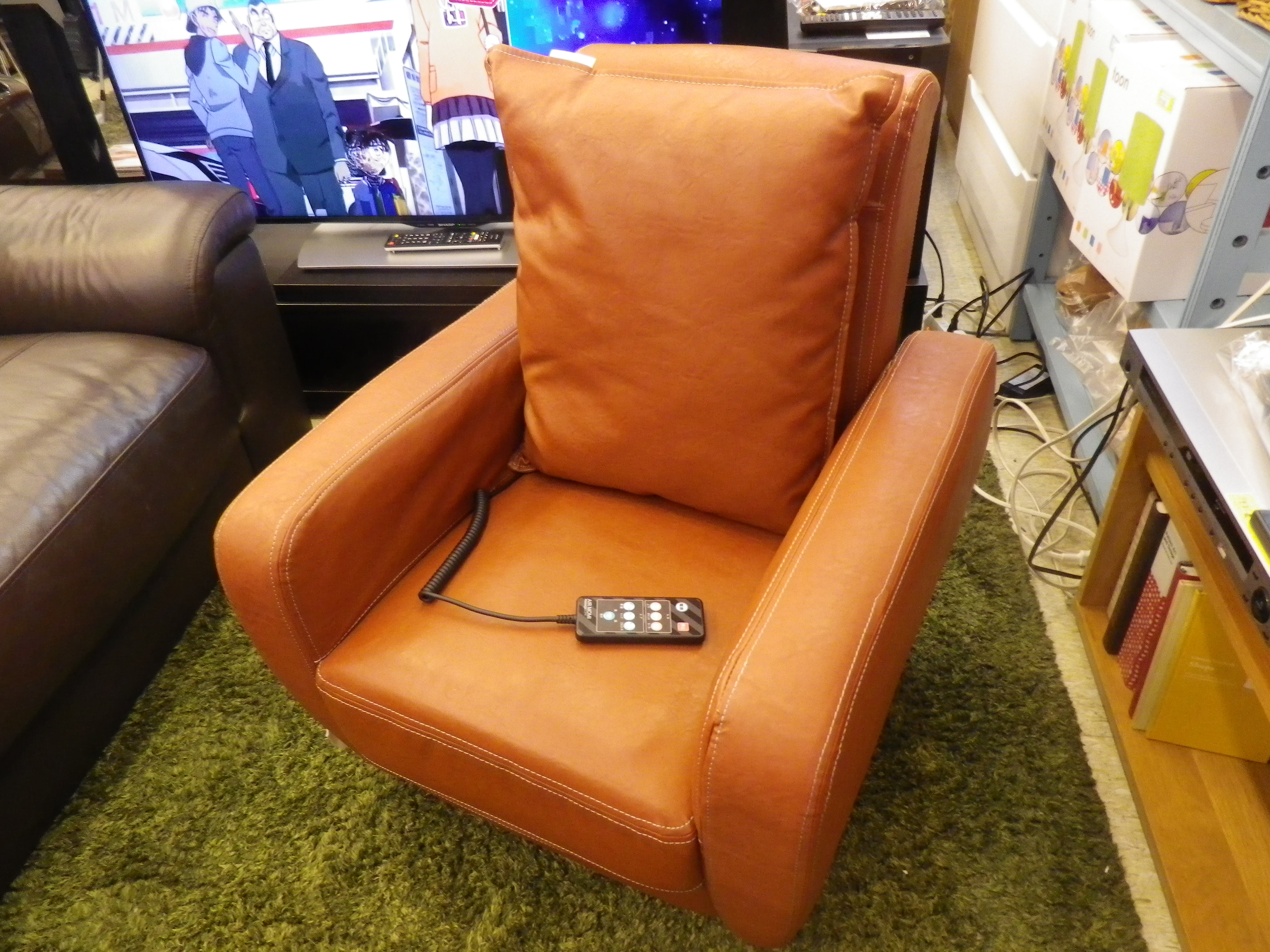 ルルド エアもみ マッサージソファ AX-HIL1633 入荷しました