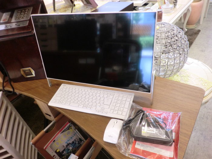 富士通 一体型パソコン FMV ESPRIMO FH70/B3 FMVF70B3W 入荷しました