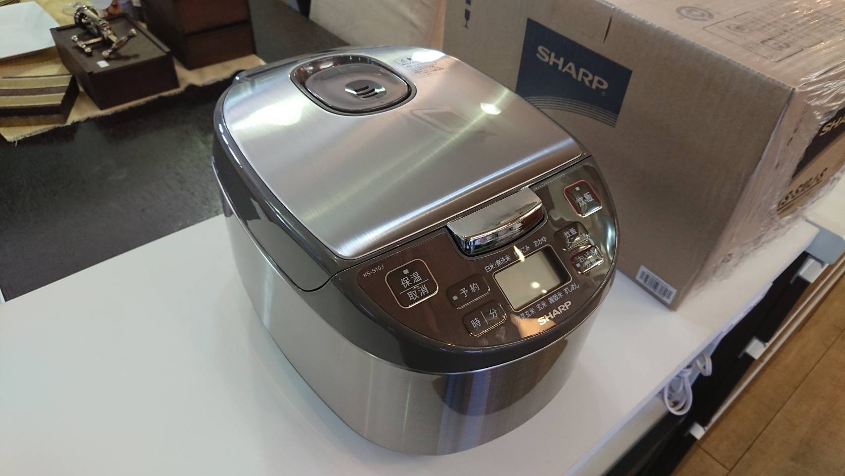 上等な シャープ ジャー炊飯器 KS-S10J-S 5.5合SHARP - 炊飯器 - alrc.asia