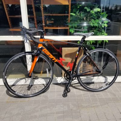 GIANT　DEFY4　ロードバイク