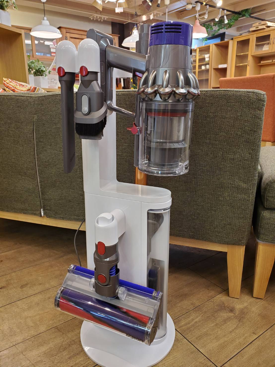 展示品 未使用品 Dyson ダイソン Sv12 コードレスクリーナー Cyclone V10 Absolutepro 買取しました 愛知と岐阜のリサイクルショップ 再良市場