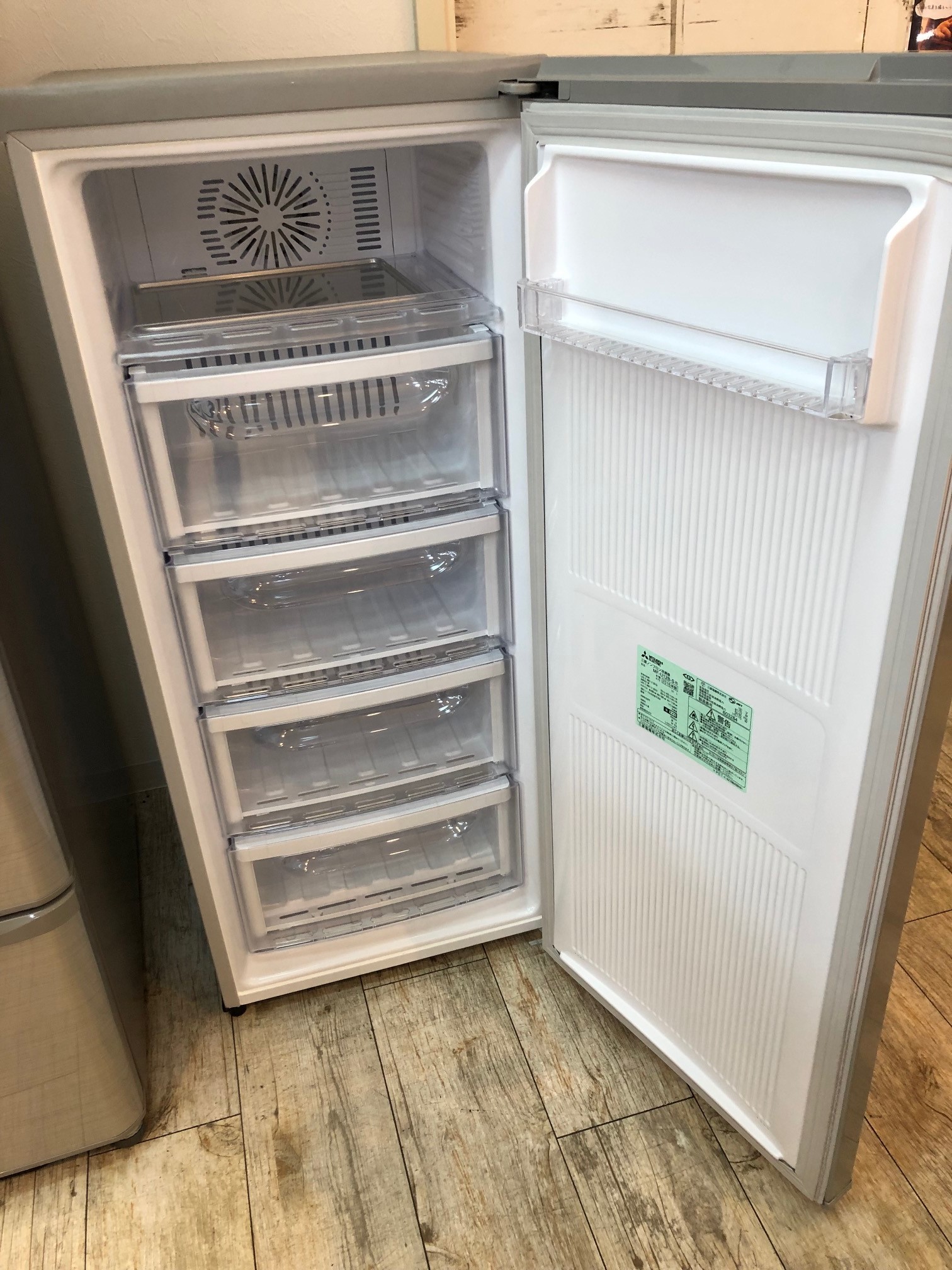 MITSUBISHI 三菱 2016年製ノンフロン冷凍庫（MF-U12B-S） 買い取りしま 