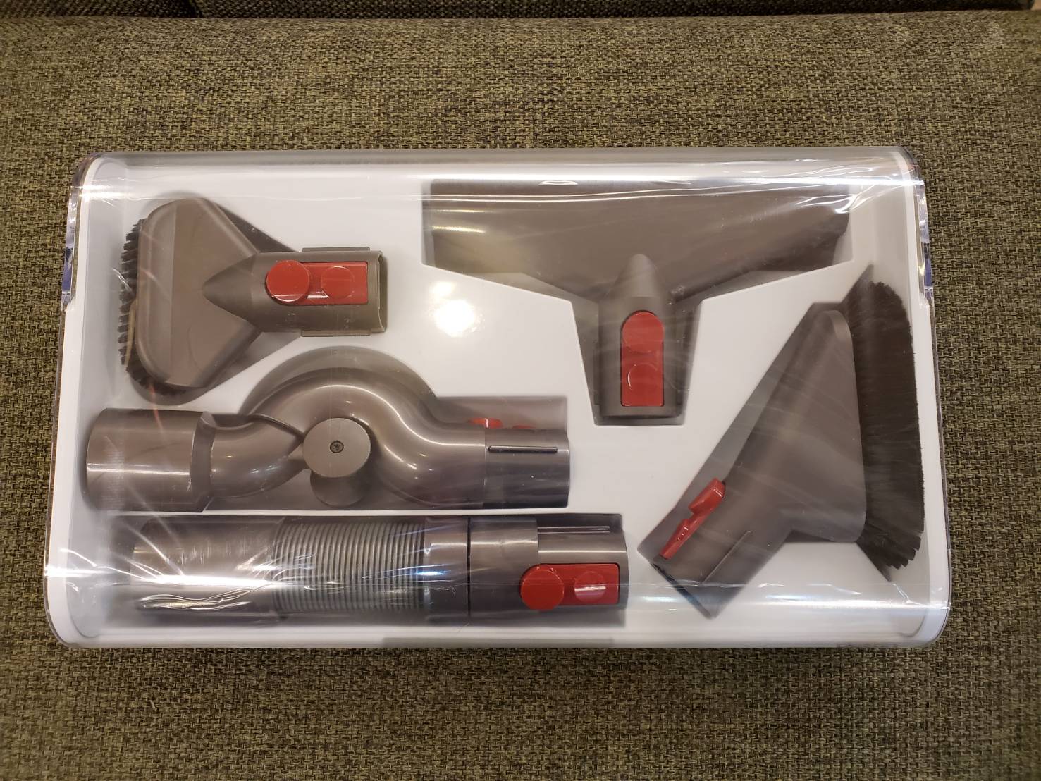 ☆展示品 未使用品 Dyson ダイソン SV12 コードレスクリーナー cyclone V10 absolutepro 買取しました☆