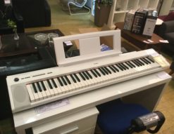 YAMAHA（ヤマハ）piaggero 電子キーボード ホワイト NP-32WH買い取りました 静かな打鍵音 リアルなピアノ音 76鍵盤 録音可 メトロノーム内蔵 内蔵音多数 シンプルデザイン