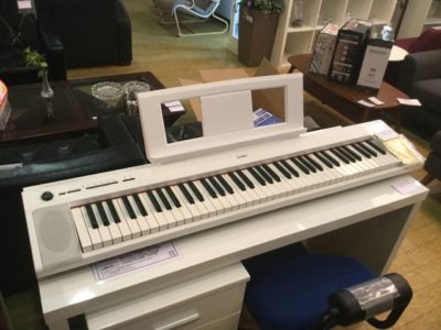 YAMAHA（ヤマハ）piaggero 電子キーボード ホワイト NP-32WH買い取りました 静かな打鍵音 リアルなピアノ音 76鍵盤 録音可 メトロノーム内蔵 内蔵音多数 シンプルデザイン 