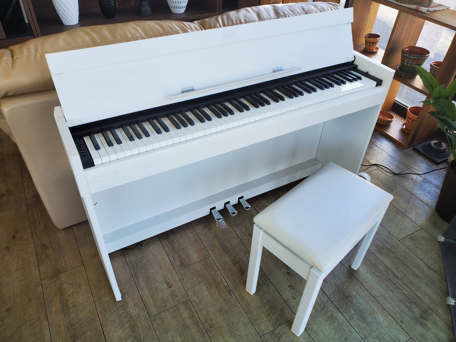 ☆YAMAHA ヤマハ 電子ピアノ ARIUS アリウス 2014年製 ホワイトカラー 