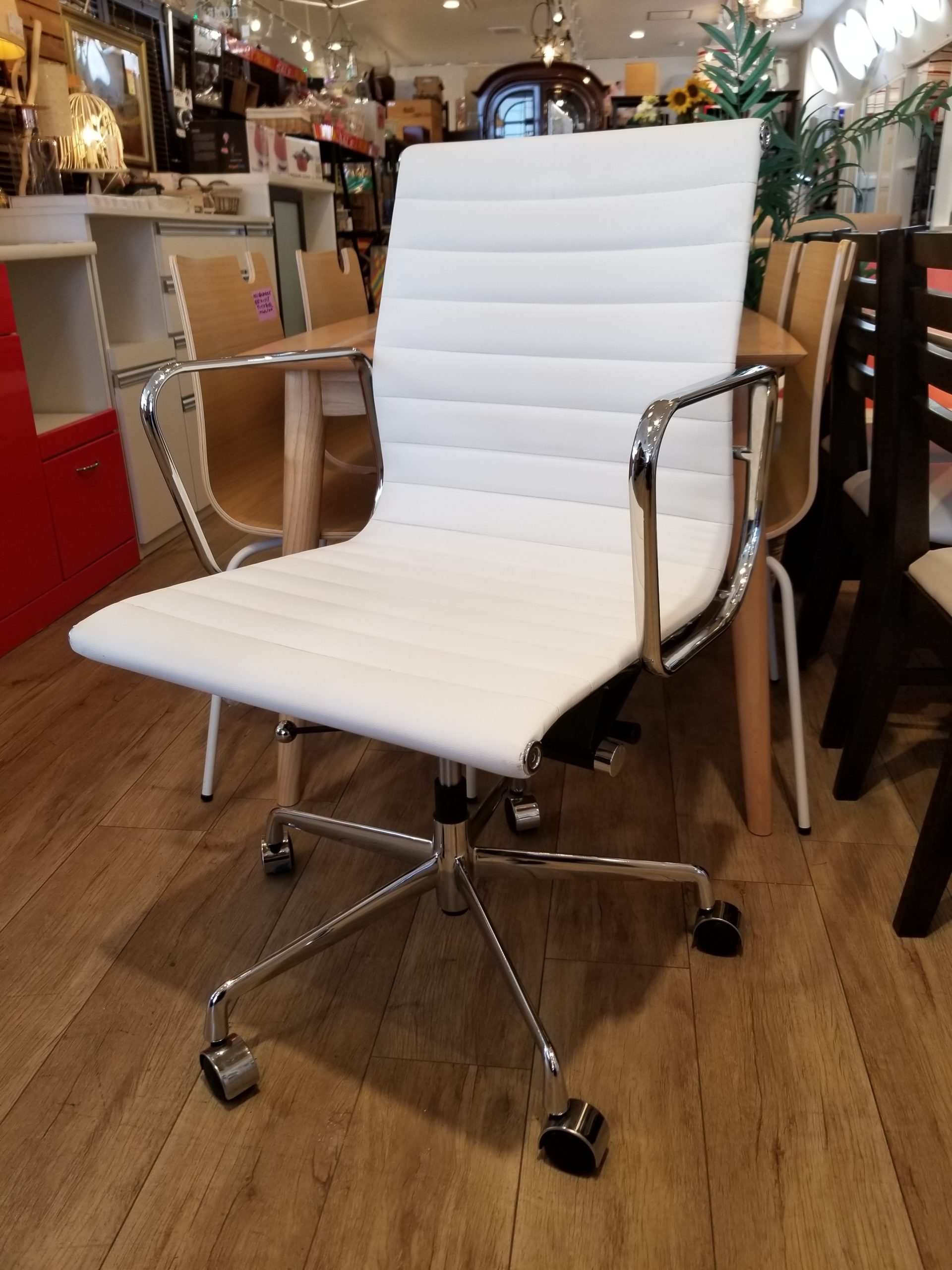 Eames イームズ 本革 アルミナムチェア ローバックチェア デザイナーズチェア 買取しました 愛知と岐阜のリサイクルショップ 再良市場