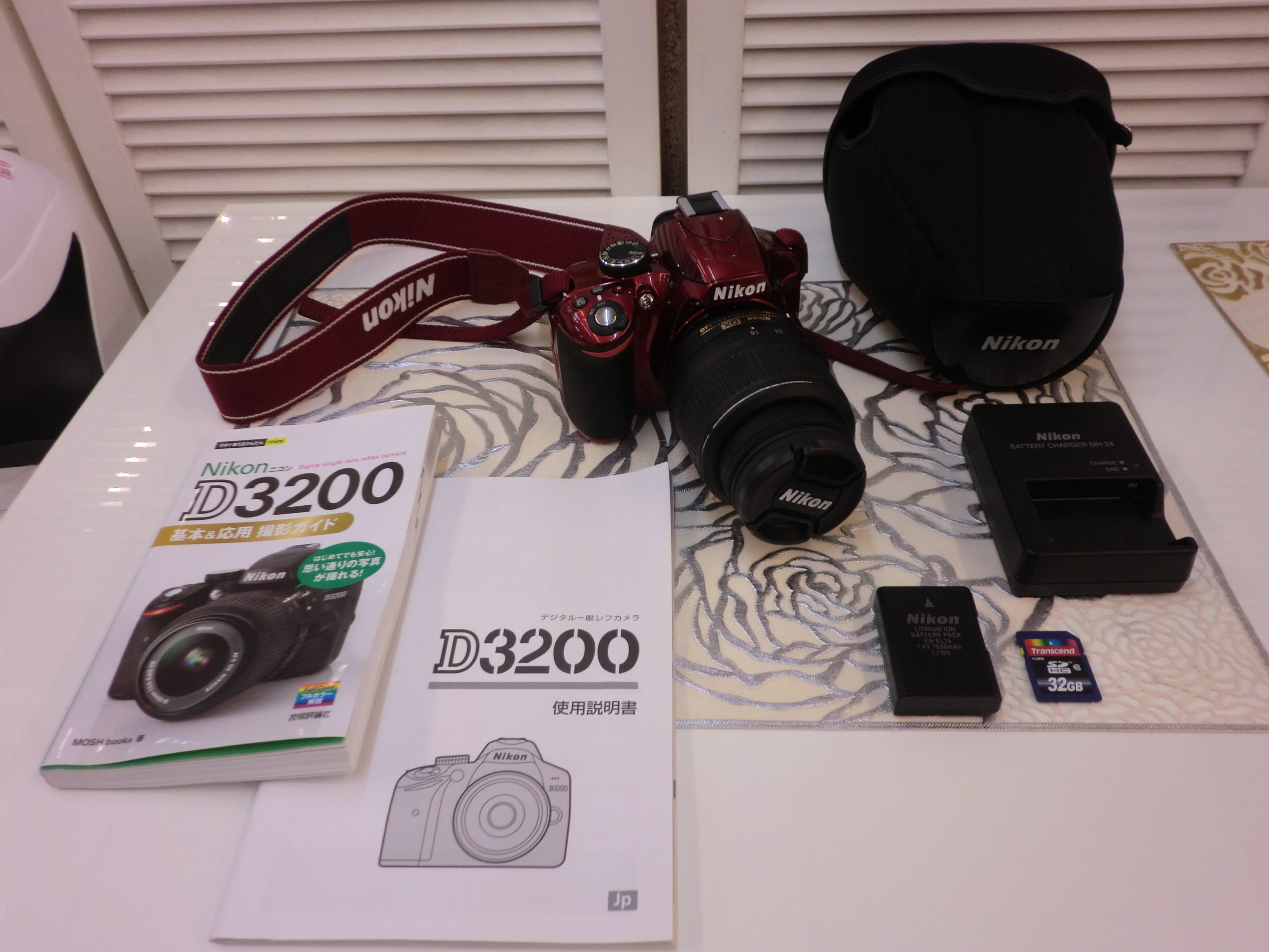 本日のみ】一眼レフカメラ Nikon D3200 D3000 Nikon ニコン D3200 