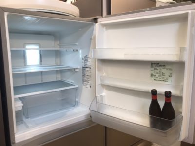toshiba　東芝　冷凍冷蔵庫　冷蔵室　冷凍室　高年式　中型　ファミリー向け　自動製氷　ガラスドア