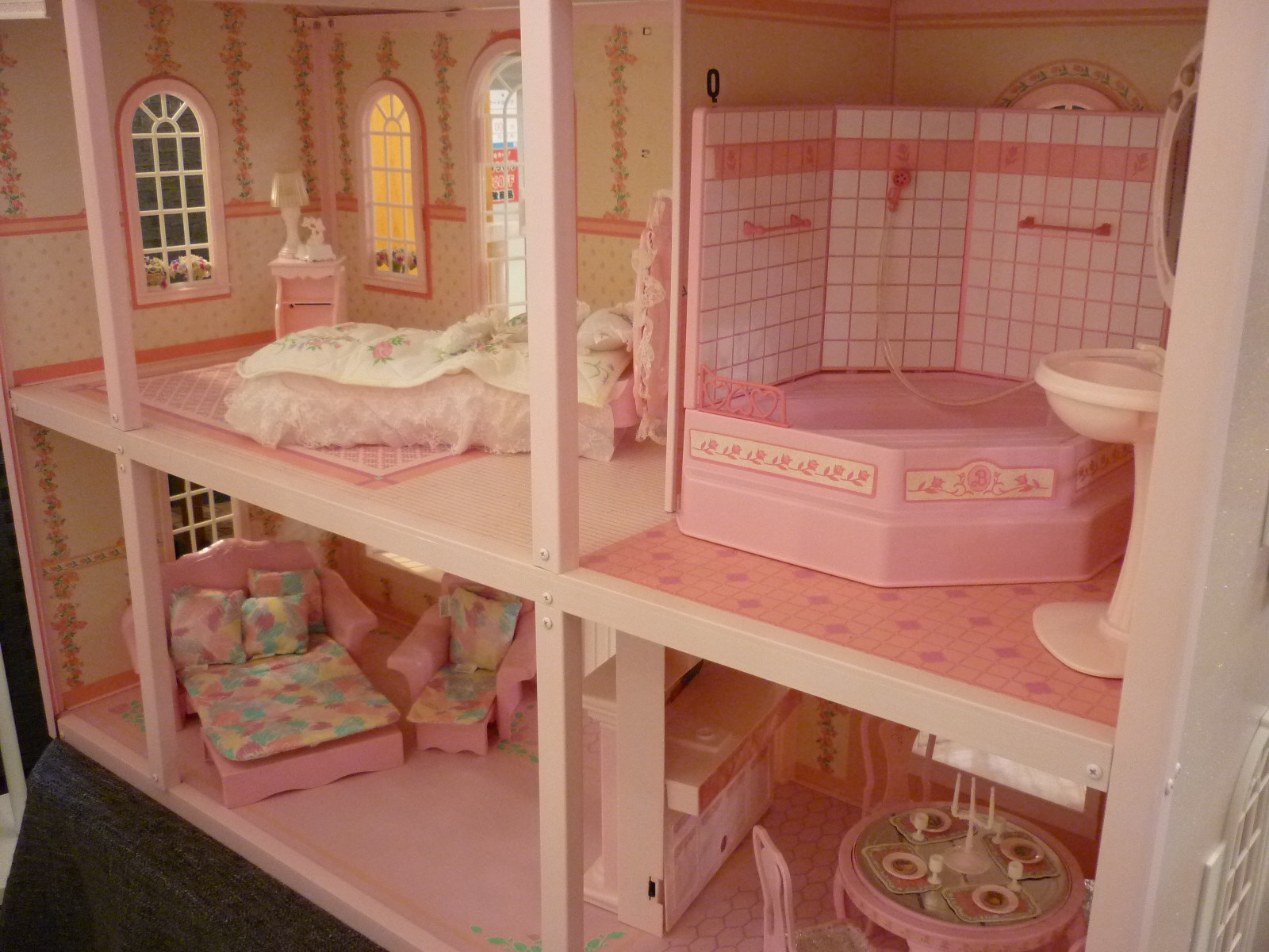 バービーハウス ドールハウス 1990年代 家具付き おもちゃ かわいいピンクのお家 買取しました 愛知と岐阜のリサイクルショップ 再良市場
