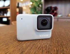 GoPro / ゴープロ　HERO7　ウェアラブルカメラ　CHDHB-601-FW