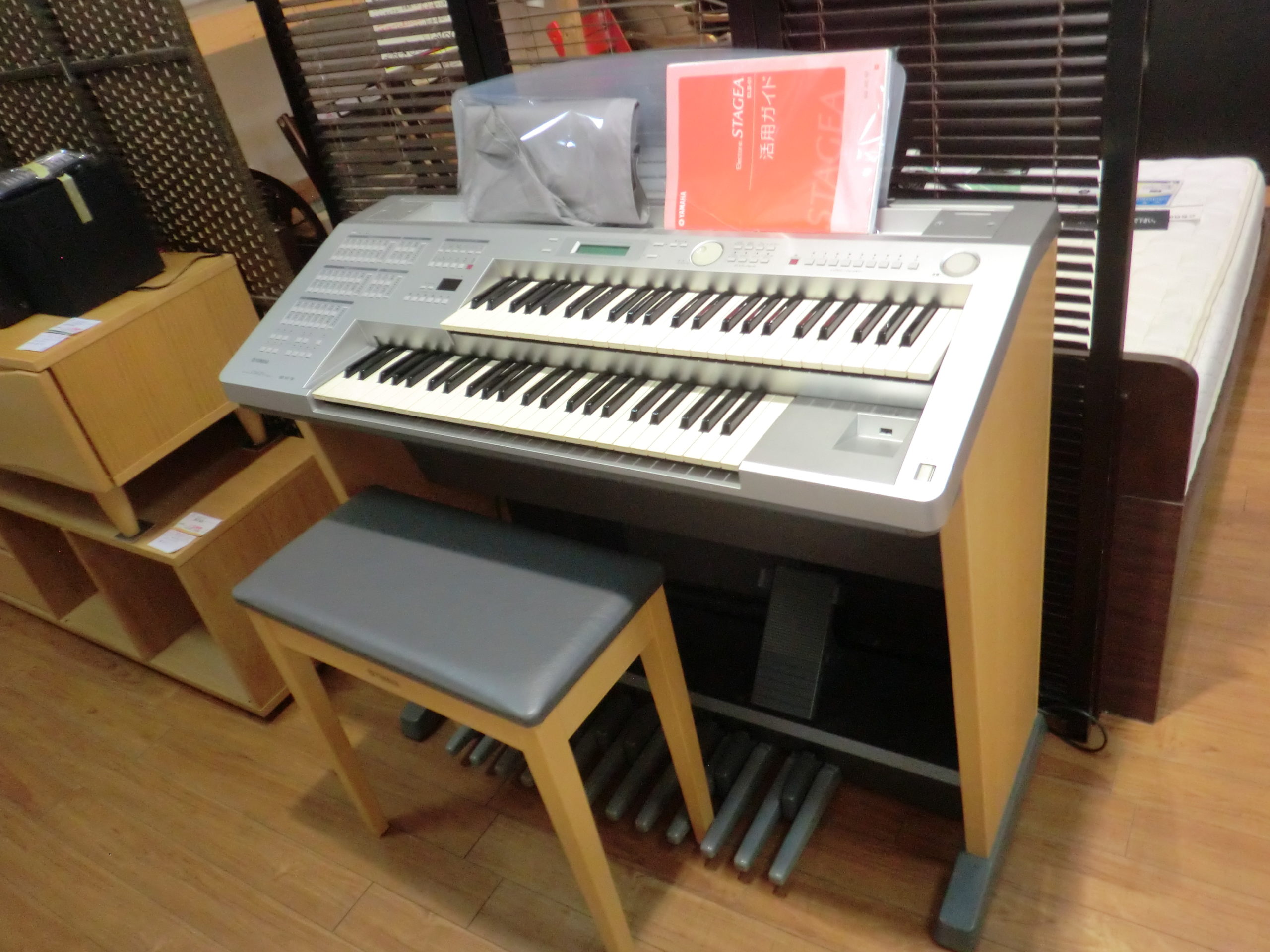 ヤマハ エレクトーン 高機能の入門用モデル STAGEA miniELB-01