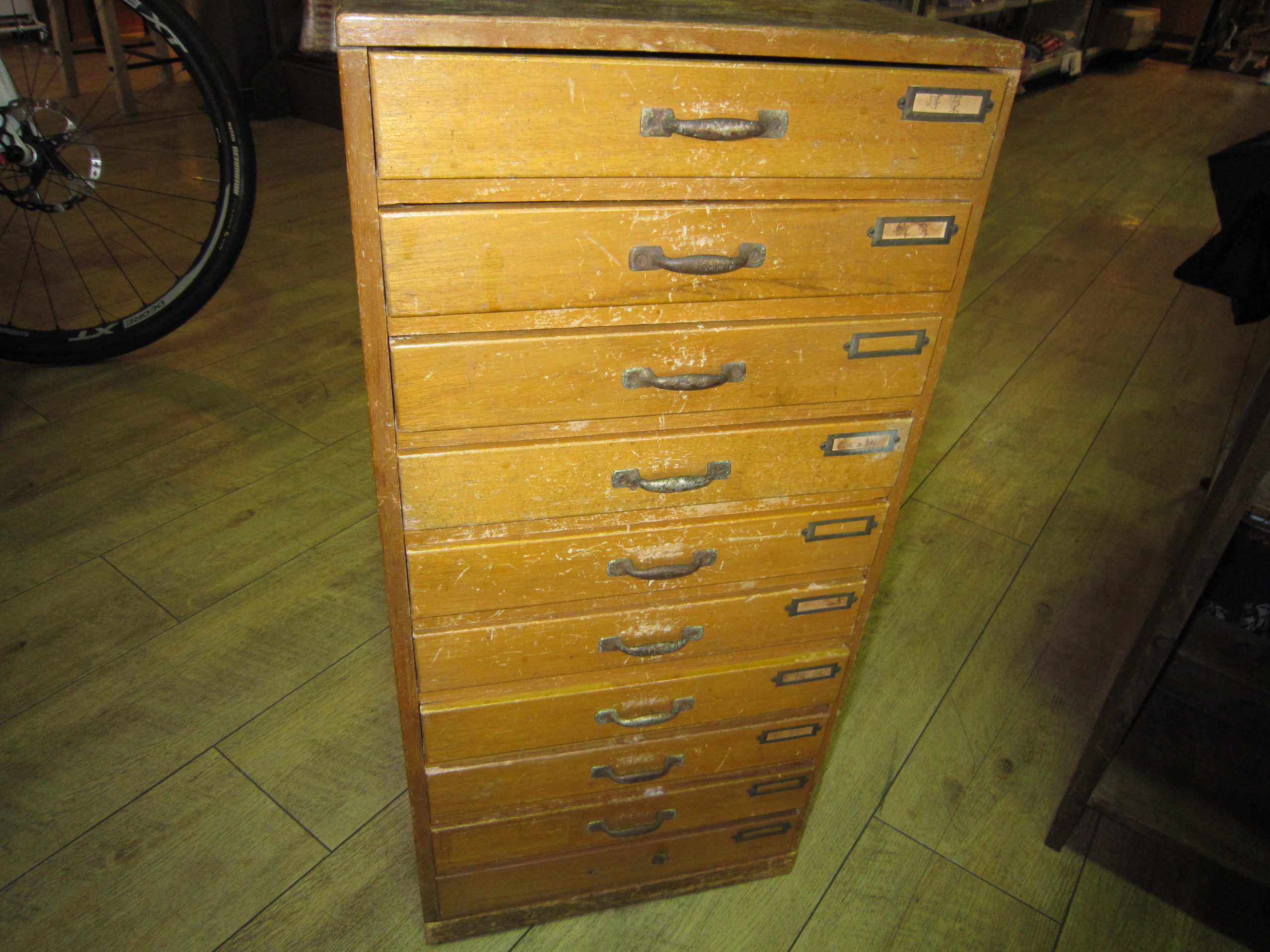 USED 昭和レトロ 木製１０段 引き出し 古道具 古家具 B4サイズ 書類棚
