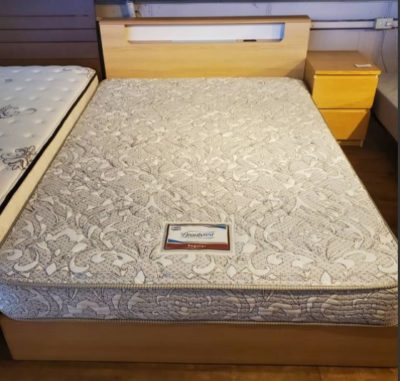 SIMMONS　シモンズ　dream bed　ドリームベッド　ダブルベッド　収納付き　コンセント付き　照明付き　ダブルサイズ　有名メーカー　ブランド　高級　Wサイズ