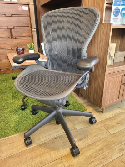 HermanMiller / ハーマンミラー　AeronChair / アーロンチェア　ランバーサポート　グラファイトカラー　買取しました！