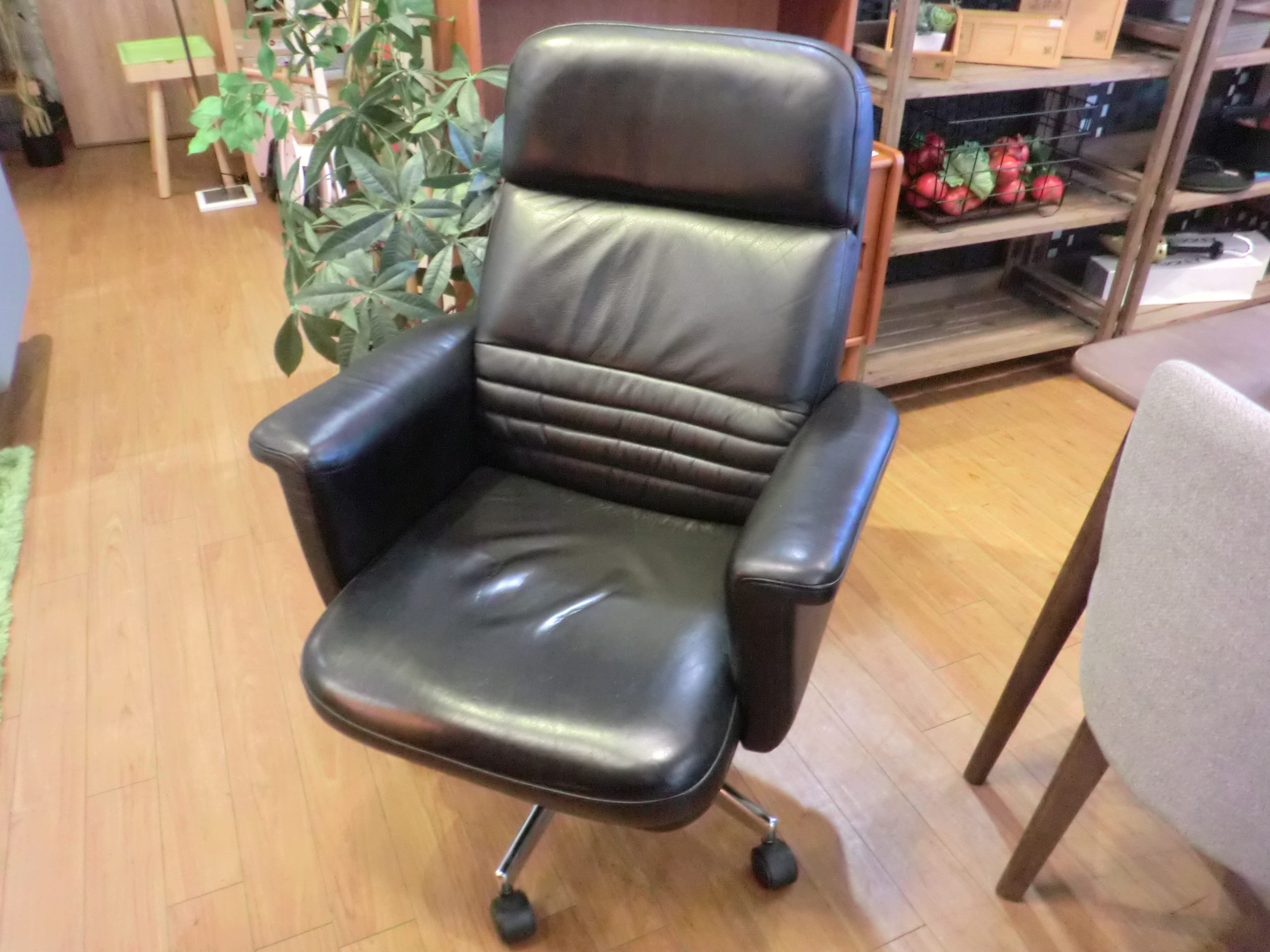 karimoku(カリモク) 昇降式デスクチェア XS0850BJ 買取しました karimoku(カリモク) 昇降式デスクチェア XS0850BJ 買取しました
