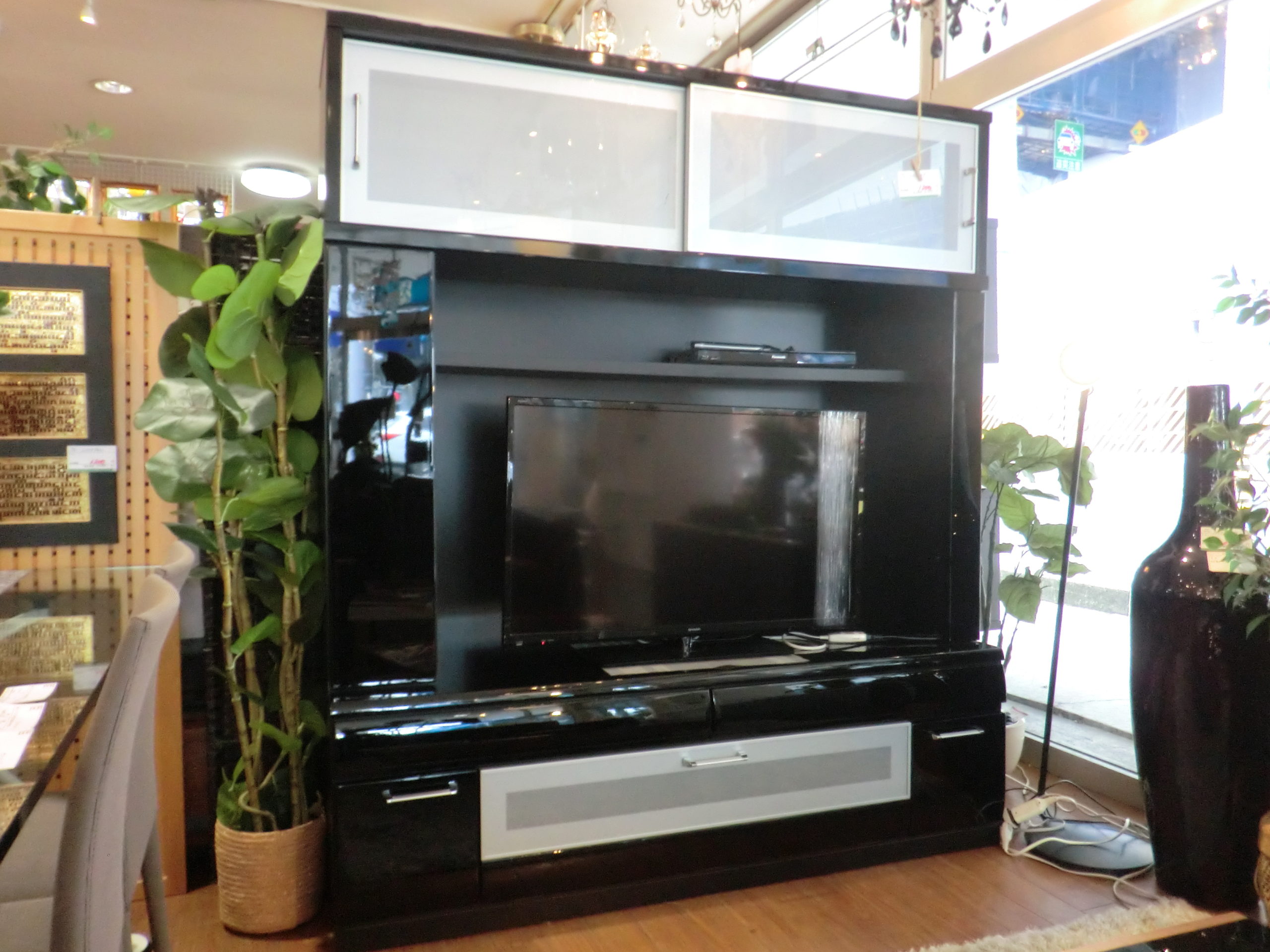 ハイタイプテレビボード 鏡面仕上げ テレビ台 ブラック 買取しました