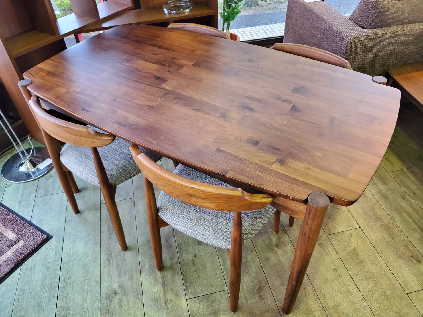 モデルルーム展示品 Cherry Furniture チェリーファニチャー ダイニング5点セット ウォールナット 4人掛け ダイニングセット 買取しました 愛知と岐阜のリサイクルショップ 再良市場