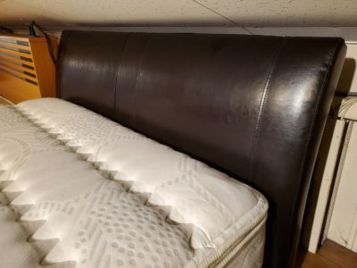 sealy　シーリー　chocolat　ショコラシリーズ　スプリングなし　セミ　ダブルベッド　シングル　単身　一人暮らし　2人暮らし　合皮　合成皮革　モダン　インダストリアル　メンズライク　カッコいい　オシャレ　おすすめ