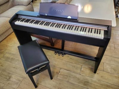 CASIO　カシオ　Privia　プリヴィア　電子ピアノ　デジタルピアノ　チェア付き　イス付き　椅子付き　スタンド一体型　べダル一体型　ブラック　黒　スリムタイプ
