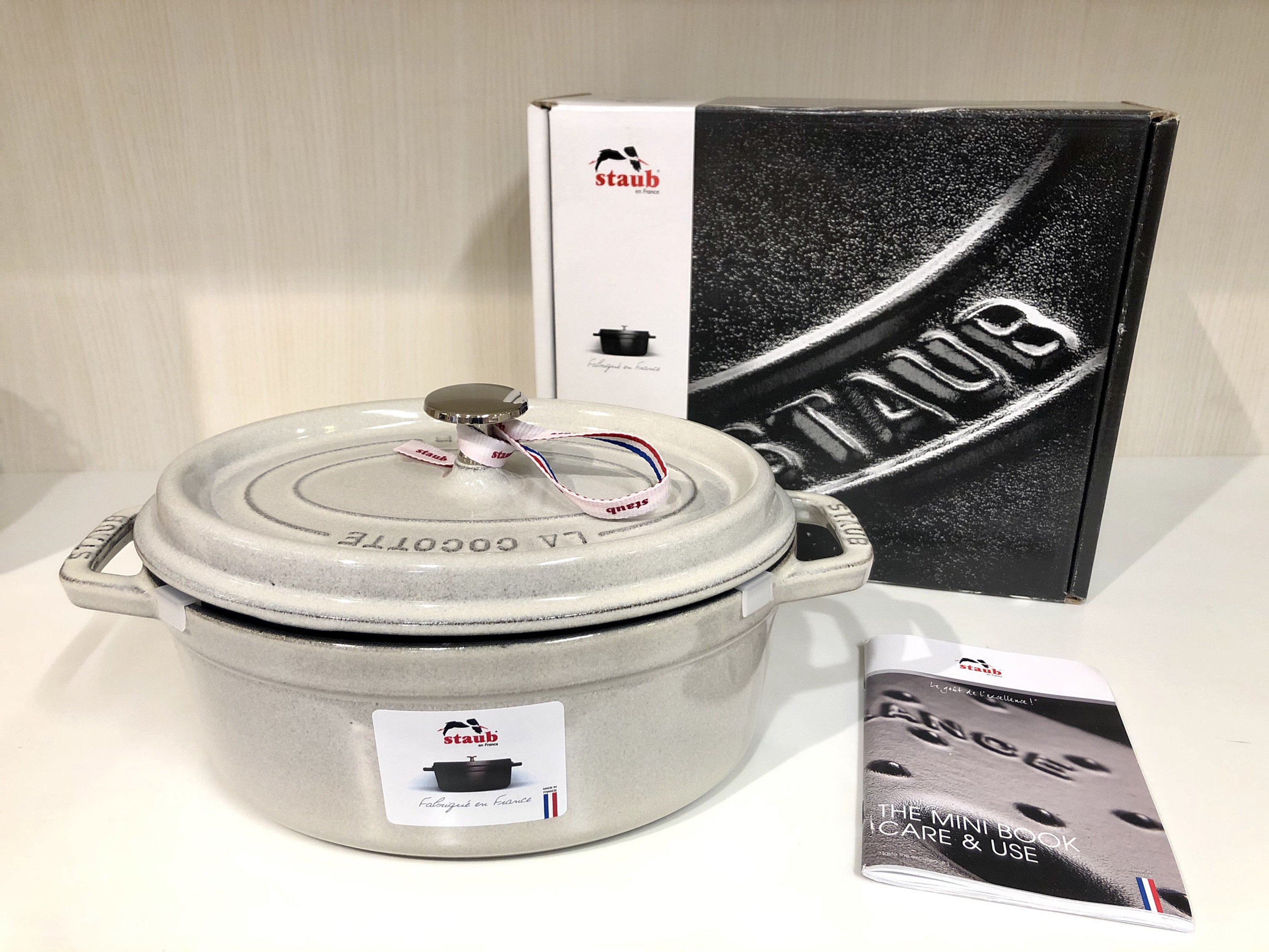 未使用品】staub / ストウブ ピコ ココット オーバル 23cm