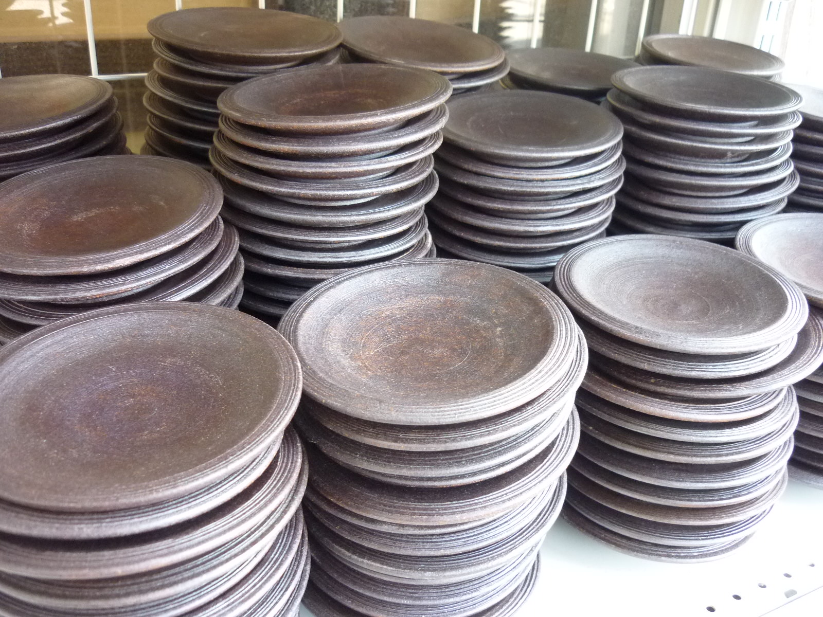  食器特集34  プロユースの食器 大量買取しました！ 小皿 調味料皿 薬味皿 鉄釉 瀬戸物 | 愛知と岐阜のリサイクルショップ 再良市場