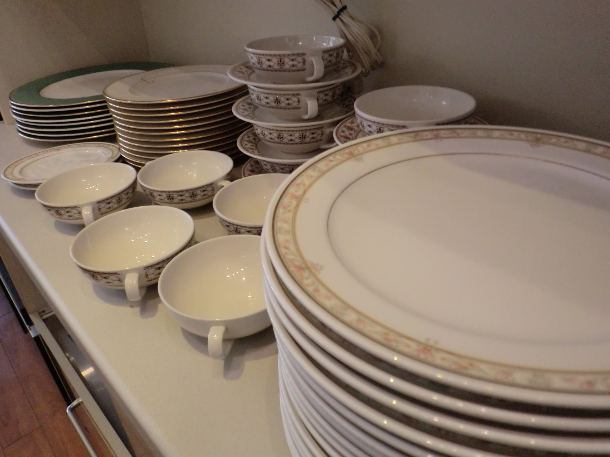 Noritake Narumi 日東 等 某高級ホテルの中古食器大量入荷 愛知と岐阜のリサイクルショップ 再良市場