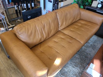 NATUZZI / ナツッジ　EDITIONS / エディションズ 　イタリア製　総本革張り ワイド2Pソファ