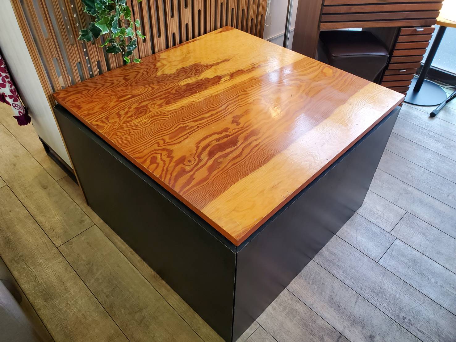 ☆Landscape Products ランドスケーププロダクツ テーブル チェア4脚 個性的 インダストリアル テーブルセット 買取しました☆ | 愛知と岐阜のリサイクルショップ 再良市場 ☆Landscape Products ランドスケーププロダクツ テーブル チェア4脚 個性的 インダストリアル テーブルセット 買取しました☆ | 愛知と岐阜のリサイクルショップ 再良市場