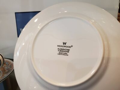 wedgwood　ウェッジウッド　florentine　フロレンティーン　turquoise　ターコイズ　ボーダー状　ぷっくり　レンジOK　食洗機OK　ライオンと鷲　グリフィン　おしゃれ食器　高級感　重厚感　リサイクルショップ　再良市場　天白区　名東区　中古品　新古品　新品　未使用品　おススメ　かっこいい　未使用　箱入り　箱あり