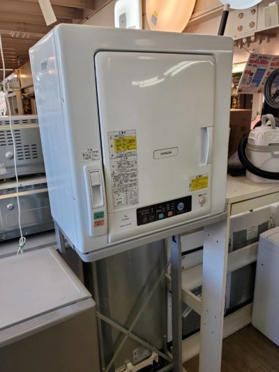 HITACHI　日立　5.0㎏衣類乾燥機　衣類乾燥機　乾燥機　スタンド付　台付　専用スタンド付　ヒーター乾燥　風乾燥　温風乾燥　シワ取り機能　タイマー機能　毛布乾燥　ふんわりガード　2017年製　5.0㎏　そのまま設置可能