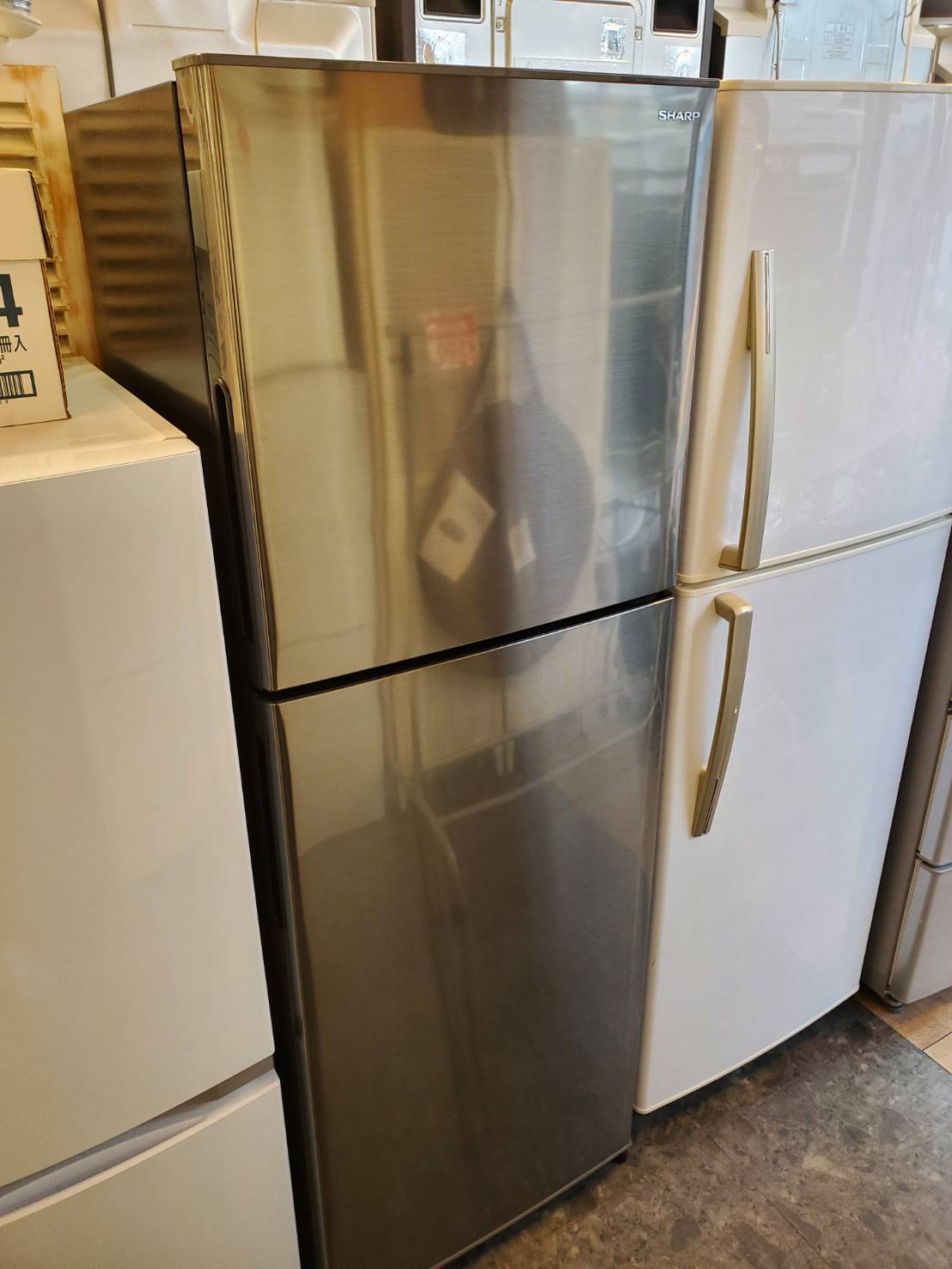 Sharp シャープ 225l 2ドア冷蔵庫 18年製 シルバー 右開き 2wayフレッシュルーム 冷凍冷蔵庫 買取しました 愛知と岐阜のリサイクルショップ 再良市場 Sharp シャープ 225l 2ドア冷蔵庫 18年製 シルバー 右開き 2wayフレッシュルーム 冷凍冷蔵庫 買取しました 愛知と岐阜のリサイクルショップ 再良市場