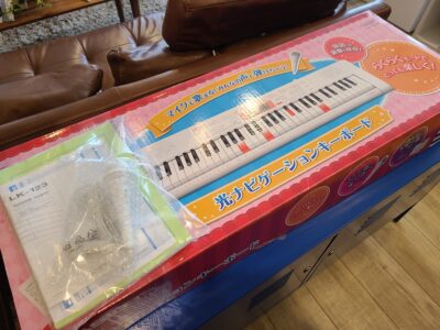 CASIO / カシオ　光ナビゲーション 電子キーボード　マイク付き　LK-123