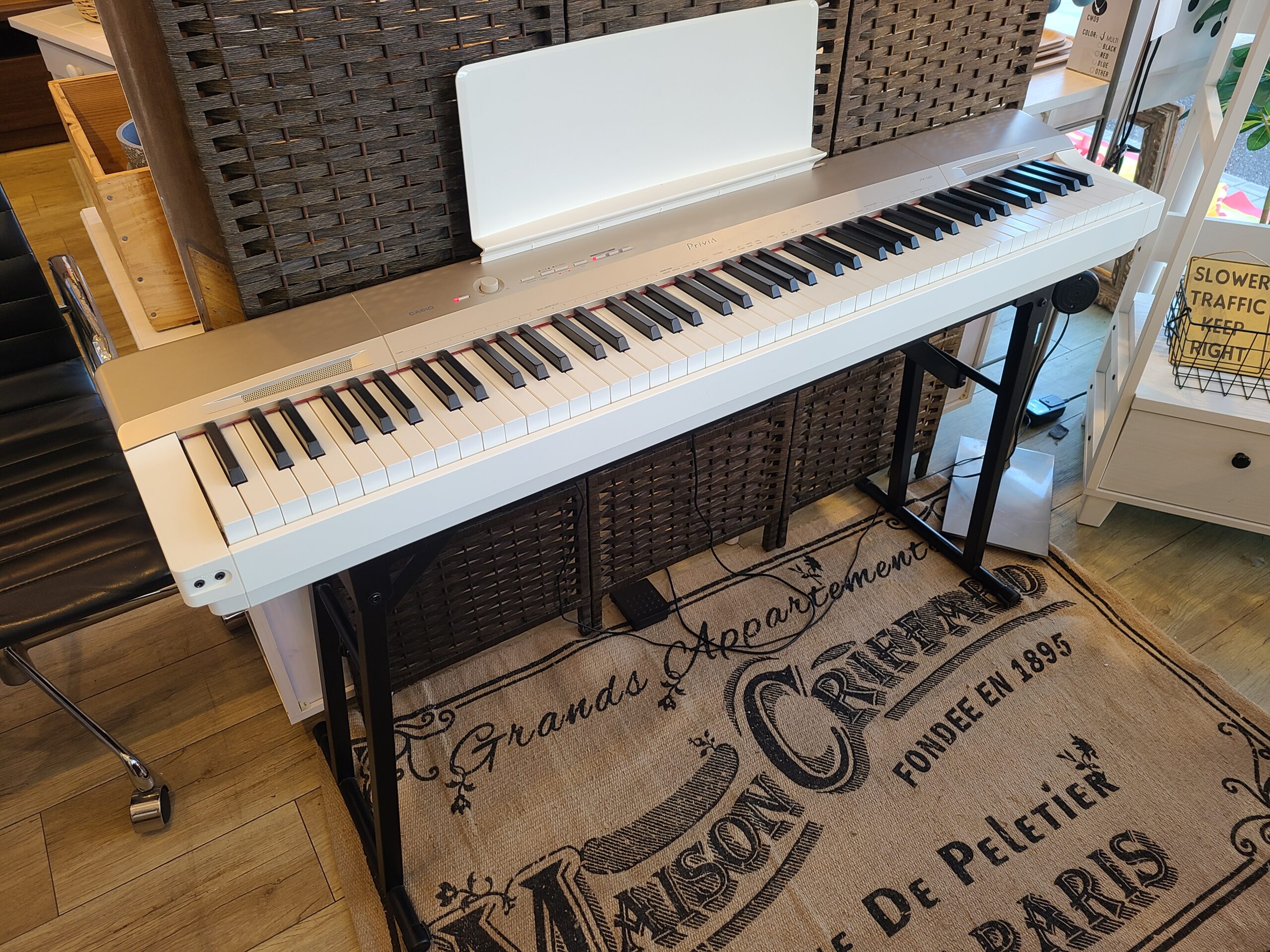 レッド 　CASIO電子ピアノ 88鍵盤　引取希望 20210323_142235-scaled.jpg