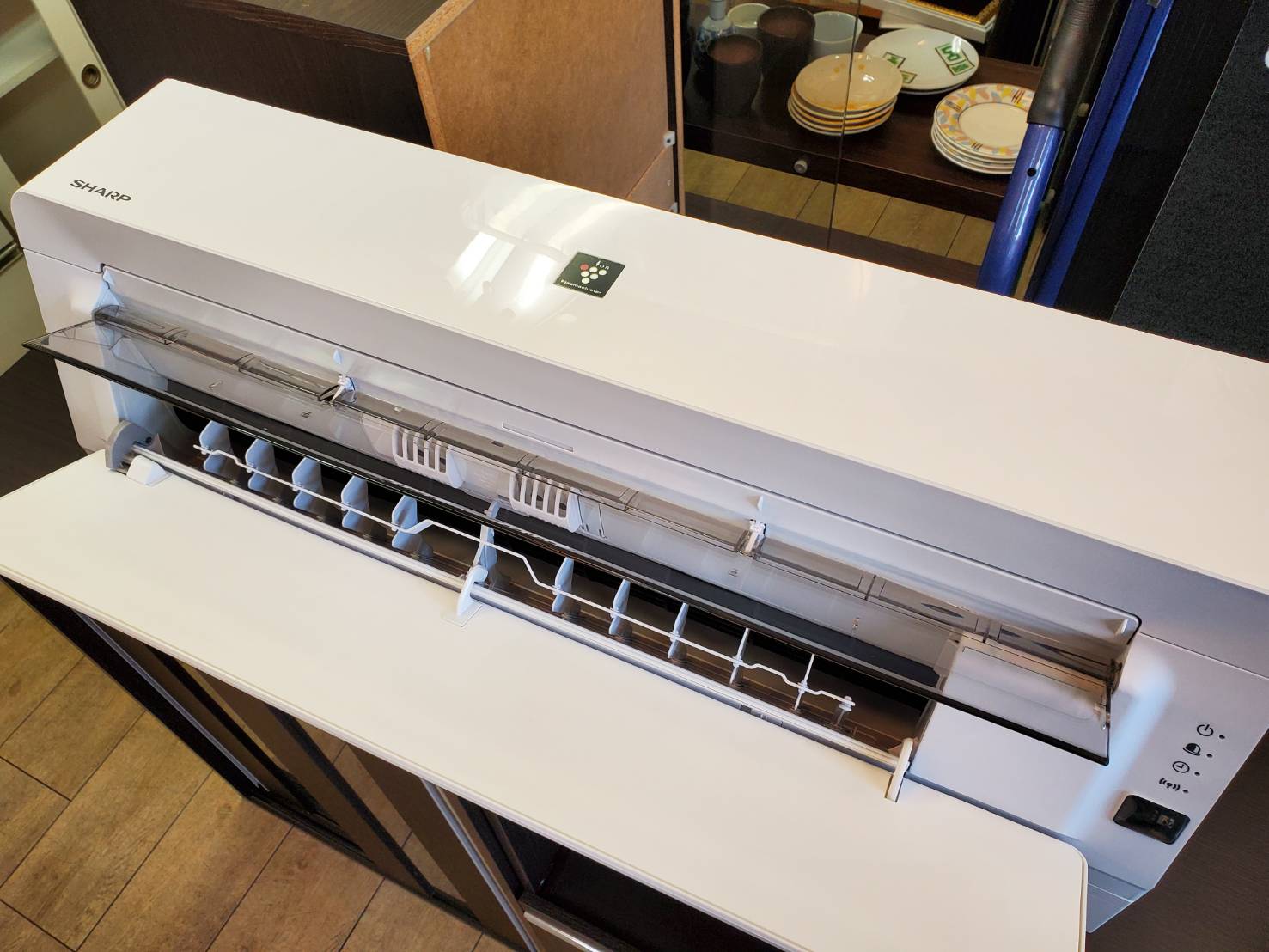 Sharp シャープ 5 6kwルームエアコン 年製 無線lan内蔵 イオン除菌 コンパクト 主に18畳用 美品 エアコン 買取しました 愛知と岐阜のリサイクルショップ 再良市場