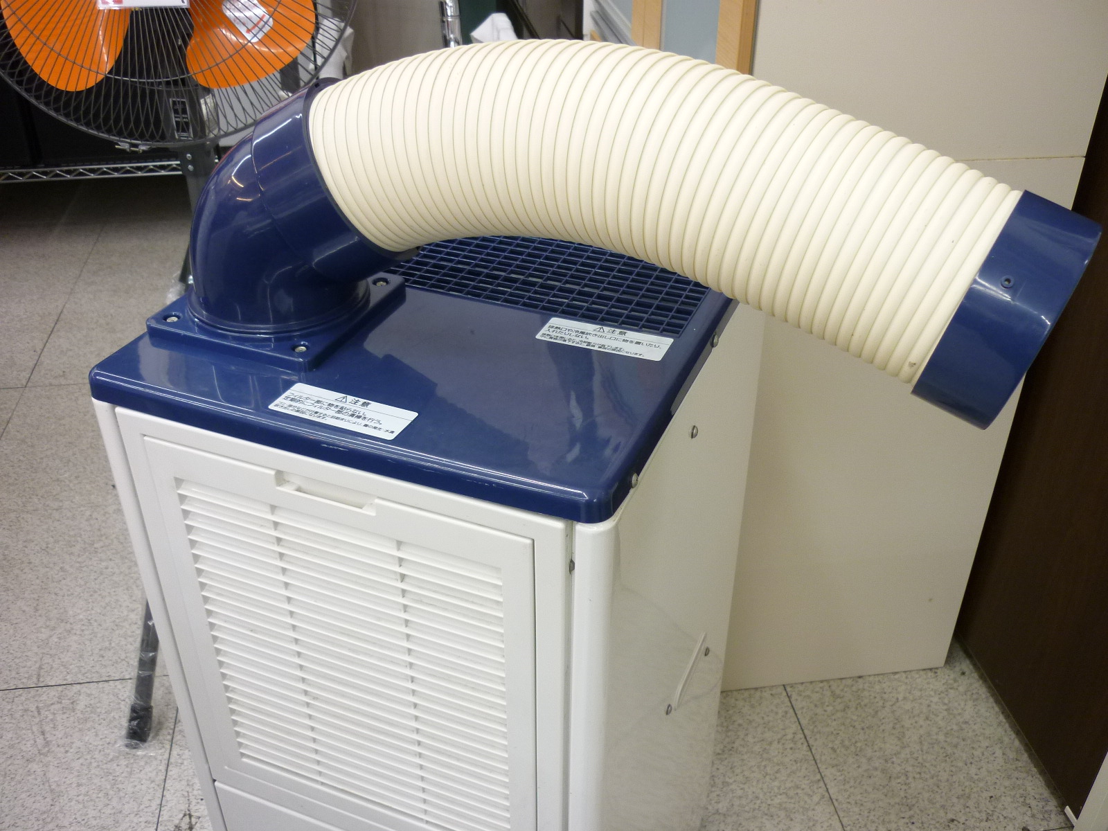 ハイアールジャパン　Haierスポットエアコン(冷房専用) JA-SP25L 21bZrN7zKzL._UF350,350_QL50_.jpg