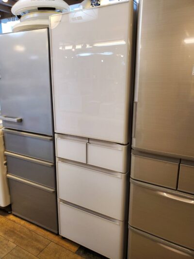 HITACHI　日立　401L　5ドア　冷蔵庫　2020年製　高年式　右開き　400L　大型冷蔵庫　美品　新しい　自動製氷　中古品　まんなか冷凍　クリスタルホワイト　クリスタルドア　ガラストップ　白色　おしゃれ　スタイリッシュ