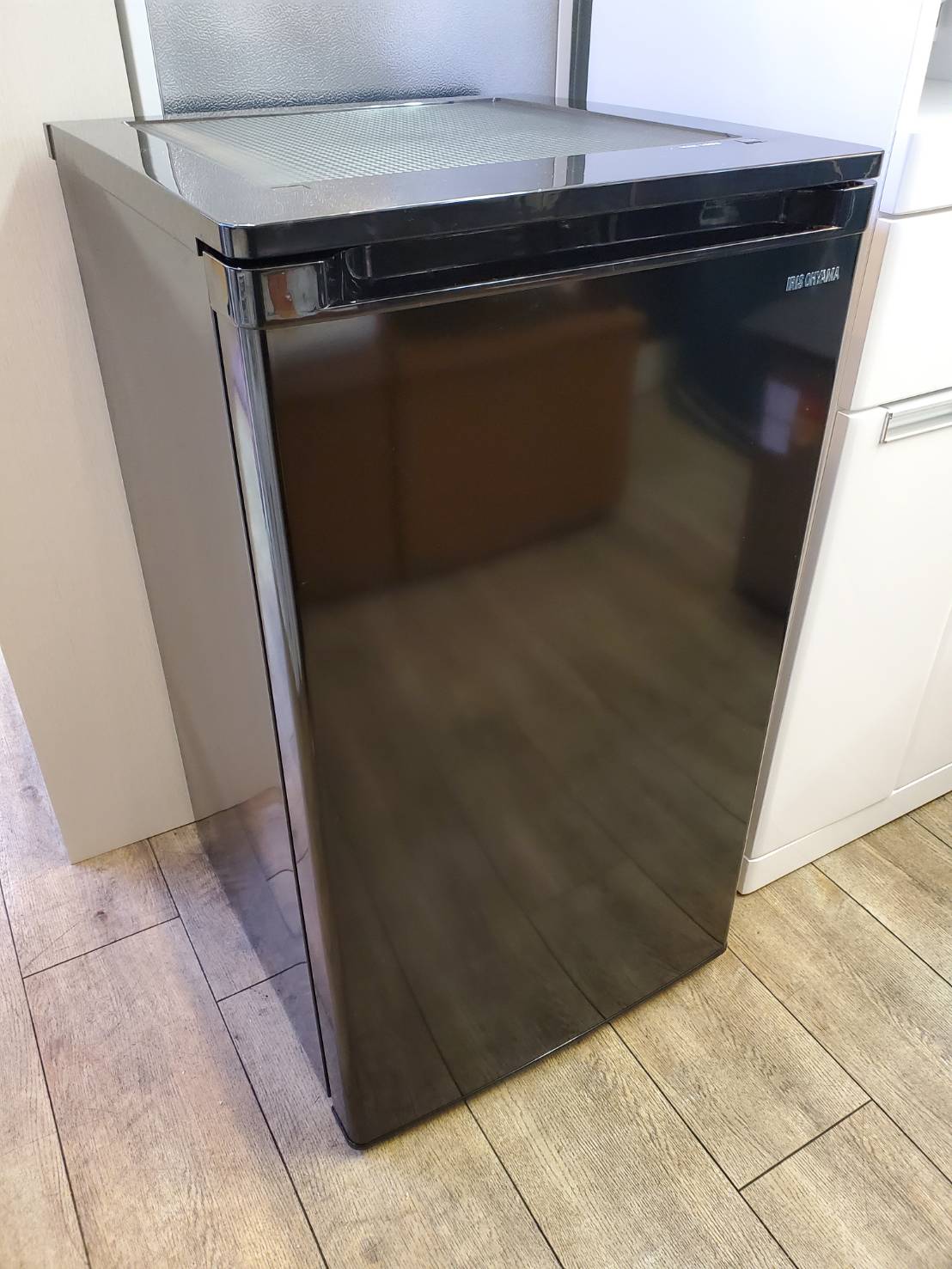 ☆IRISOHYAMA アイリスオーヤマ 60L 1ドア冷凍庫 2020年製 ブラック 