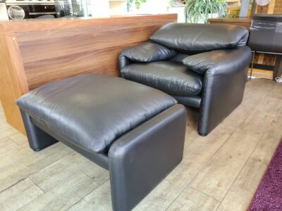 Cassina　カッシーナ　MARALUNGA　マラルンガ　1シーター　1人掛け　ソファ　パーソナルソファ　オットマン　VICO MAGISTRETTI　ヴィコ マジストレッティ　デザイナーズ家具　デザイナーズソファ　ベストセラー　名作　本革　ブラック　おススメ　お洒落　高級　最高級