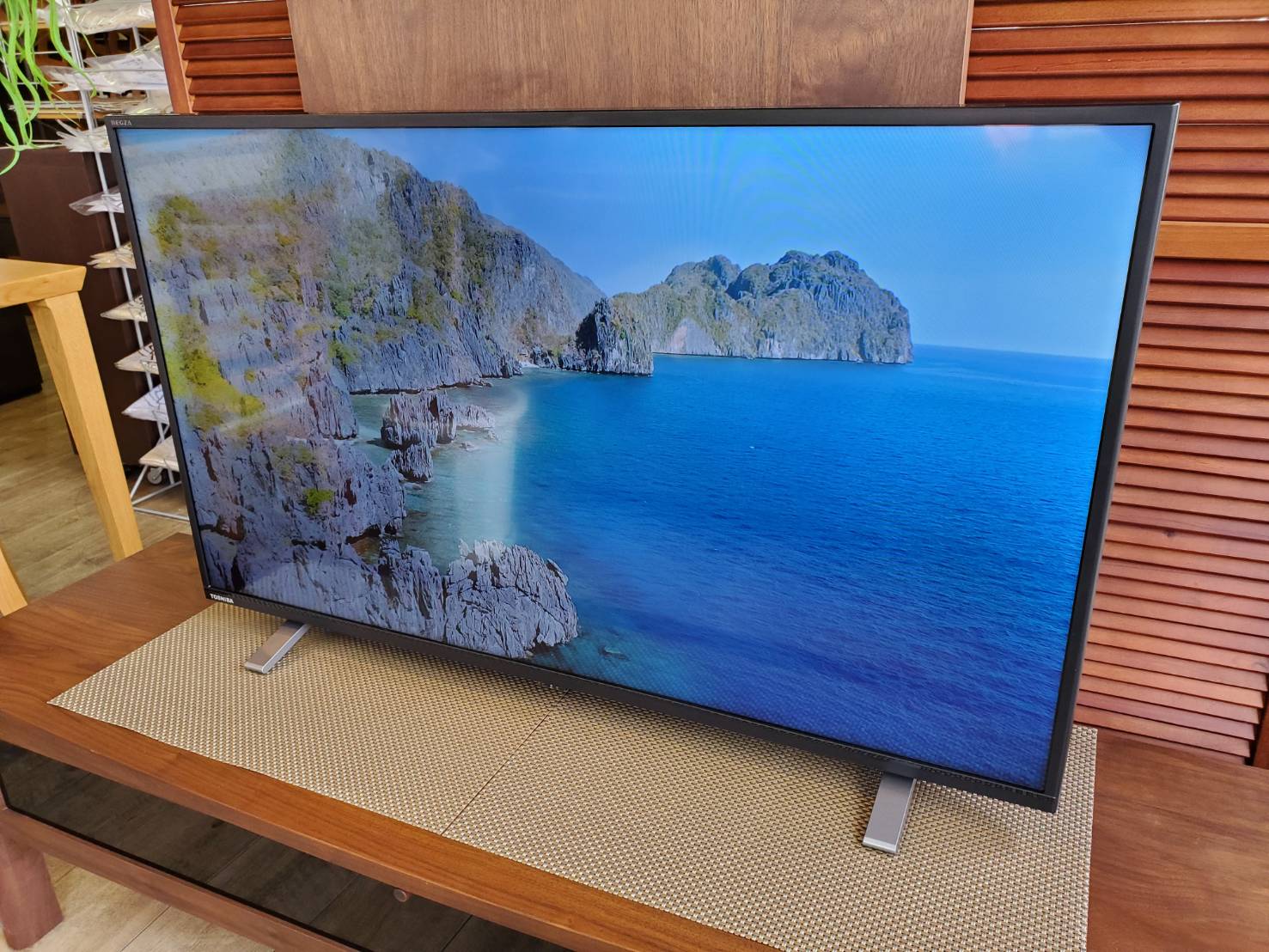 お得新品 ヤフオク! TOSHIBA 40型 ハイビジョン液晶テレビ REGZA 40J7