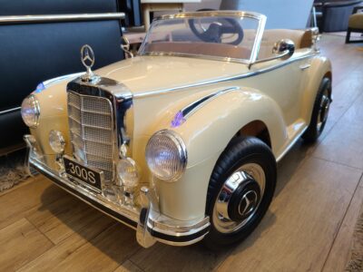 電動乗用ラジコンカー　BENZ 300S　ベンツ　電動乗用玩具　正規ライセンス品　クリーム色