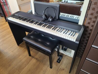 KORG / コルグ　デジタルピアノ　88鍵盤 電子ピアノ　B1　2017年製　ヘッドフォン・イス付き