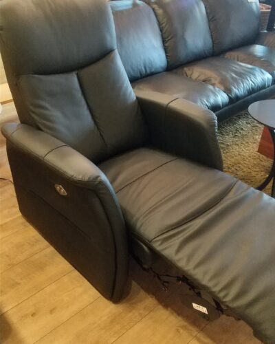 NITORI Electric reclining chair 4