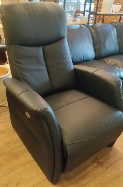 NITORI Electric reclining chair 5