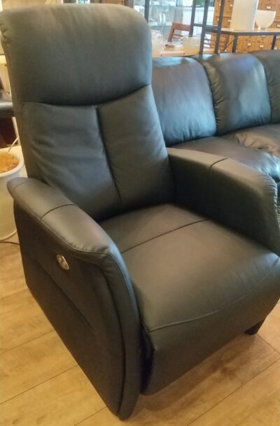 NITORI Electric reclining chair 5