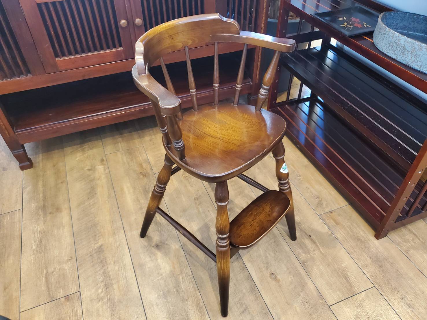 キツツキ飛騨ベビーアームチェア⑧チャイルド アンティーク ダイニング 子供椅子 ビンテージ家具 レトロ 【沖縄・離島は発送不可】  アンティーク木製ベビーチェア 飛騨産業キツツキマークハイチェア