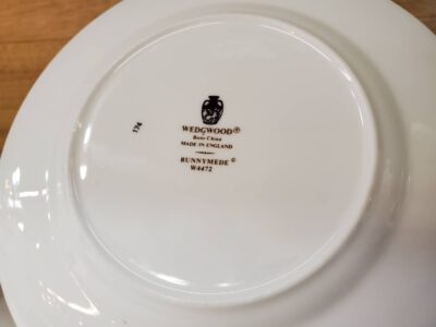 wedgwood　ウェッジウッド　runnymede　ラニーミード　ポット　プレート　COBALT　コバルトカラー　アンティーク　イギリス雑貨　貝殻とブーケ　陶器　キッチン用品　希少　レア　廃番　廃盤　シリーズ　観賞用　特別な日　リサイクルショップ　リサイクル　再良市場　天白区　名東区　買取　出張買取　高価買取　販売　お値打ち　特価　1点モノ　1点物　早いもの勝ち　おしゃれ　高級　ゴージャス　エレガント　優雅