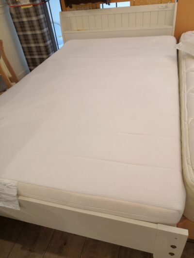  Semi-double bed